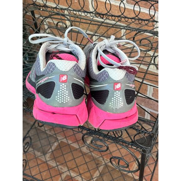 New Balance 890 V6 Running Shoe Women's Grey Pink Size 7.5 - Picture 3 of 9